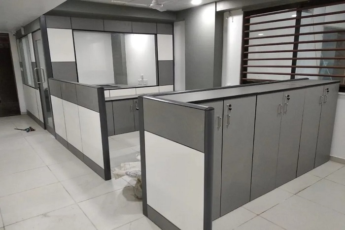 در تعیین ارتفاع پارتیشن اداری باید به چه عواملی توجه کرد؟