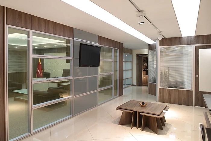 اجرای سیستم های صوت و تصویر در پارتیشن اداری