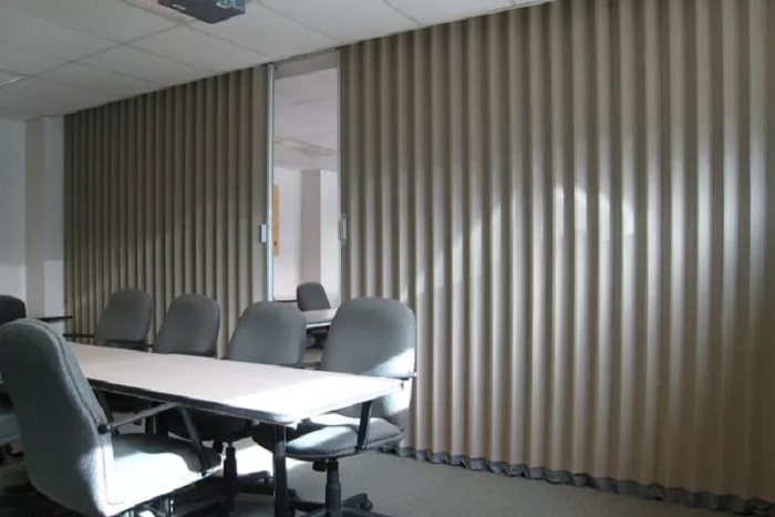 پارتیشن اداری آکاردئونی و ویژگی‌ های آن