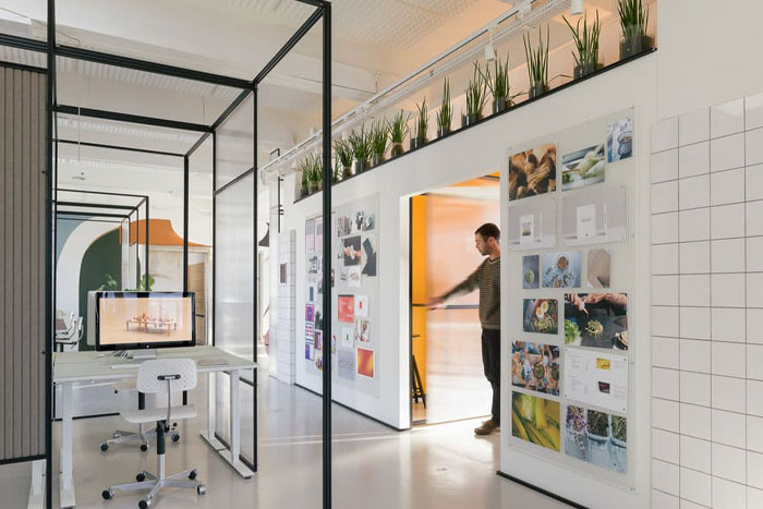 3 روش نوآورانه در طراحی پارتیشن اداری شیشه ای