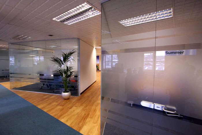 مزایای نصب پارتیشن اداری برای دفاتر کوچک