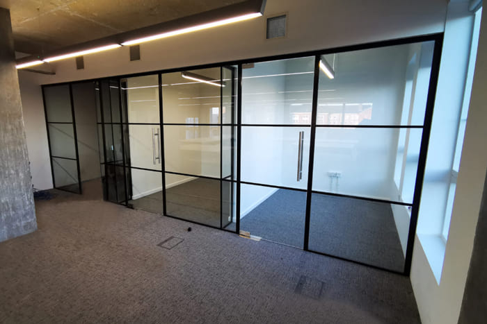 سبک کریتال در طراحی اداری چیست؟