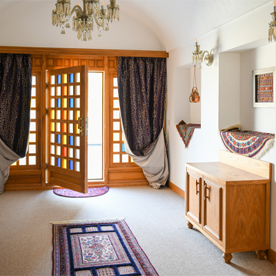 بازسازی و تجهیز دکوراسیون  داخلی هتل بوتیک کرمان