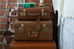 ایده هایی متفاوت برای میز پا تختی در طراحی داخلی اتاق خواب