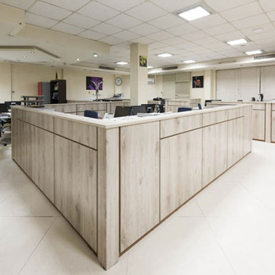 طراحی و اجرای دکوراسیون روزنامه دنیای اقتصاد